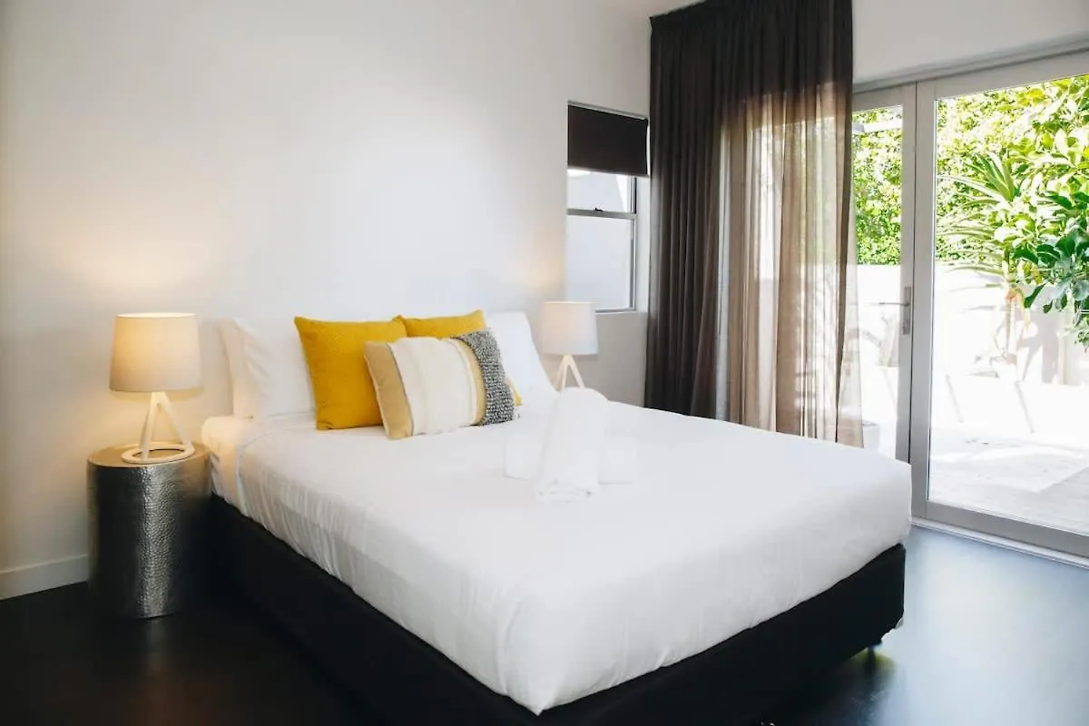 Lifestyle And Location On 'The Island' At Kawana Villa Parrearra Nyaraló